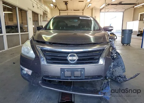 2015 Nissan Altima 2.5 из США, поврежденный, VIN 1N4AL3AP6FC132525